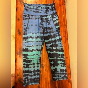 Old Navy Elevate cropped leggings